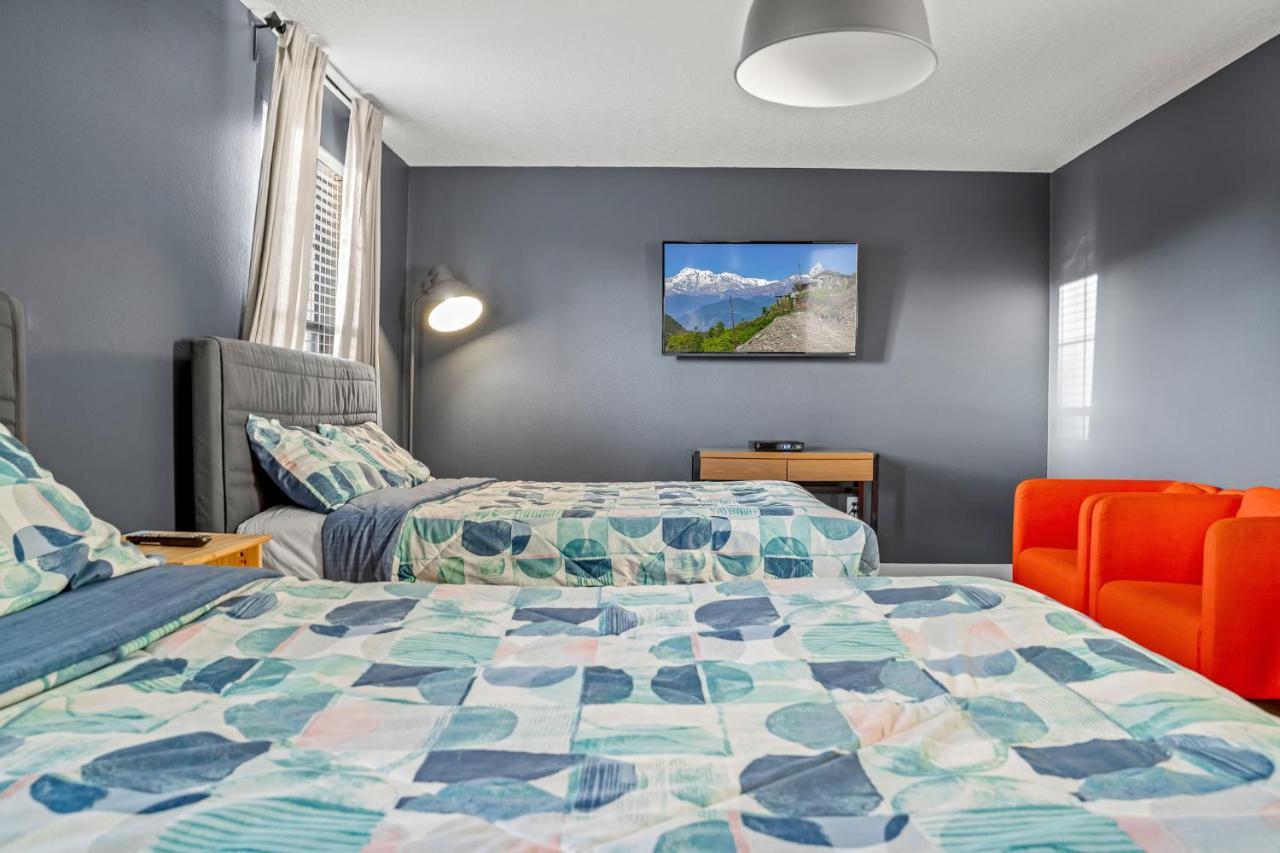 Heated Pool + Free Waterpark + Lazy River + Grill Davenport Buitenkant foto